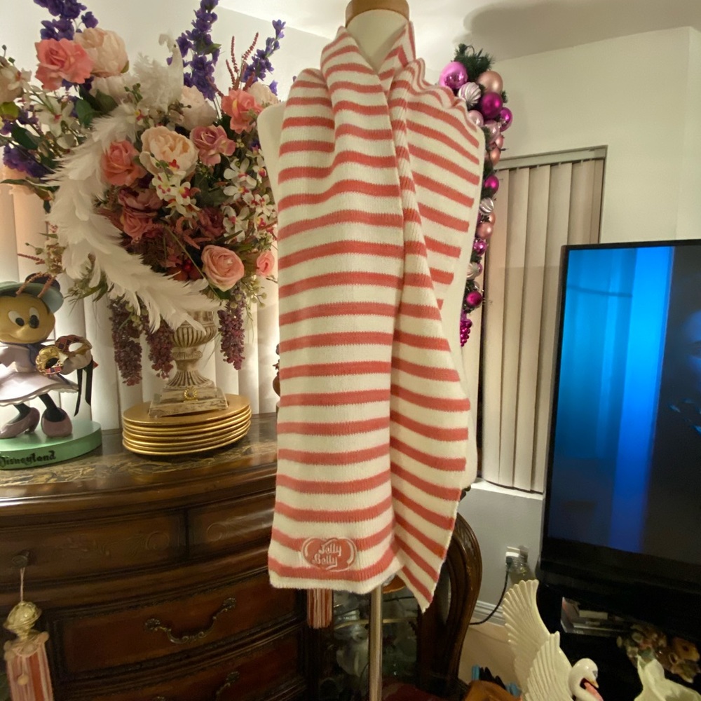 NWT - light pink and white scarf